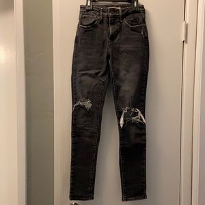 Levis 712 high rise skinny jeans.